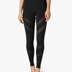 Beyond Yoga Black Mesh medium Leggings